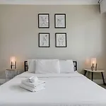 Cool 1-Bedroom Apartment Zm2