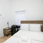 Delightful 2Br In Village Downtown Zh1