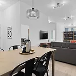 New Modern 2Bdr Apartment In Little Italy