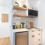 Studio #7 - Self Check-In - Plateau - St-Denis