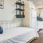 Spacious Group Haven Near Trendy St Laurent