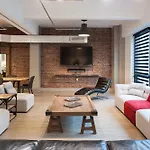 The Executive Loft At The Holland Hotel