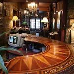 Hotel Pierre Du Calvet