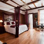 Hotel Chateau De L\'Argoat