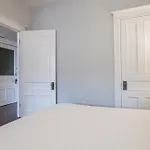 Lmvr-Spacious Apartments On Saint Laurent With Free Parking