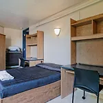 Zum Auberge D\'Ete - Universite De Montreal
