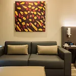 Le Chabrol Hotel & Suites