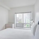 Palais-Des-Congres Furnished Apartments