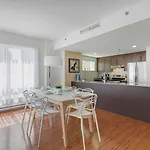 Palais-Des-Congres Furnished Apartments