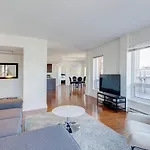 Palais-Des-Congres Furnished Apartments