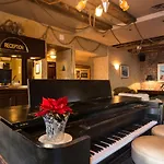 Hotel Champ De Mars Montreal