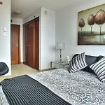 888 Rue Saint-Francois-Xavier 1502