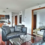 888 Rue Saint-Francois-Xavier 1502