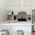 Lovely 2Br In The Village By Sonder