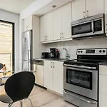 Posh Studio In Old Montreal By Sonder