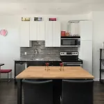 Architectural 2Br In Mile End By Sonder
