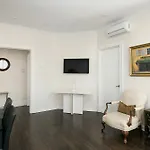 Architectural 2Br In Mile End By Sonder