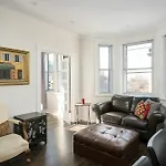 Architectural 2Br In Mile End By Sonder