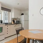 Classic 2Br In Milton Park By Sonder