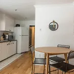 Classic 2Br In Milton Park By Sonder