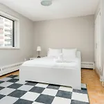 Sleek 2Br In Downtown Mtl By Sonder