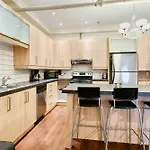 Colorful 4Br In The Village By Sonder