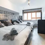 1800S Heritage Loft In Old Montreal By Nuage