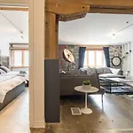 1800S Heritage Loft In Old Montreal By Nuage
