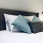 Sunny Apartment Fully Renovated In Saint Denis St