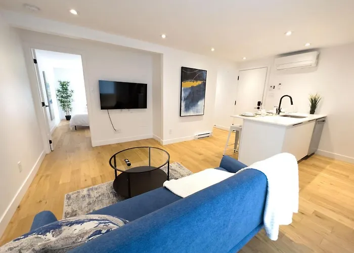 Charming 2-Bedr Haven 2Mins From Frontenac Metro