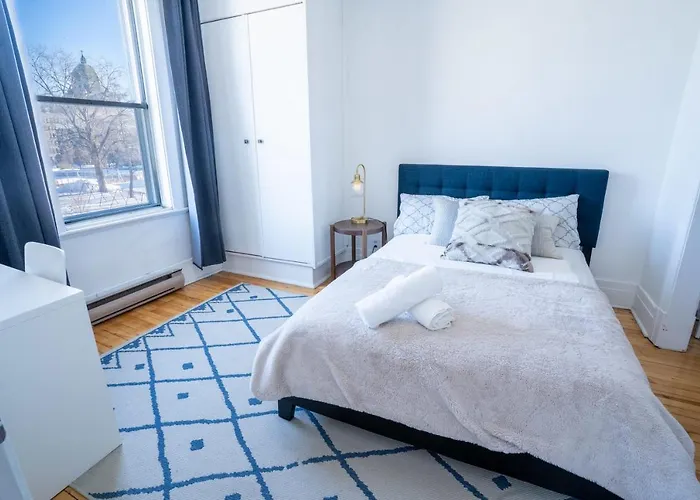 Beautiful 3 Beds Apt - 3Mins From Metro