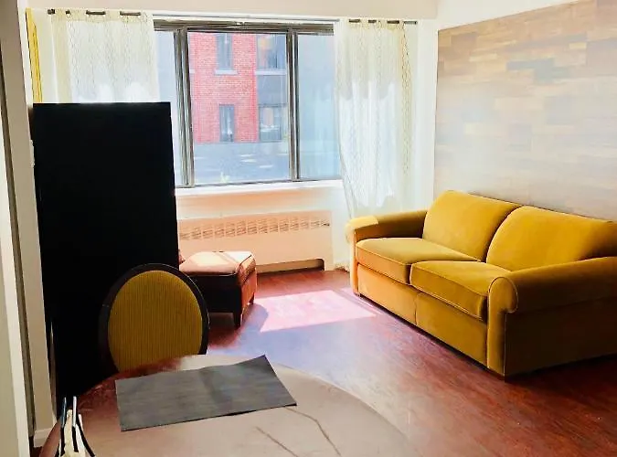 Stylish Montreal Apartment: Comfortable Stay In The Golden Square Mile