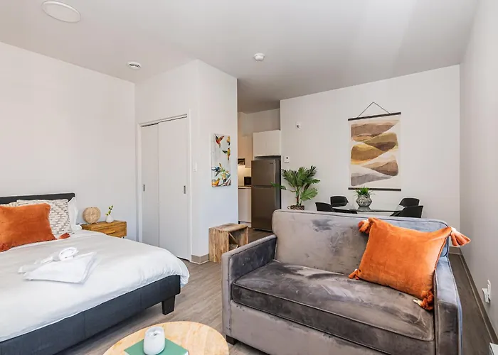 Wonderful New Studio Close To Mount Royal By Den Stays