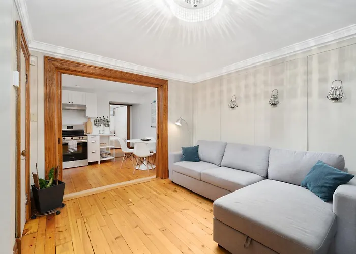Modern, Cozy Apartment In Heart Of Mont Royal