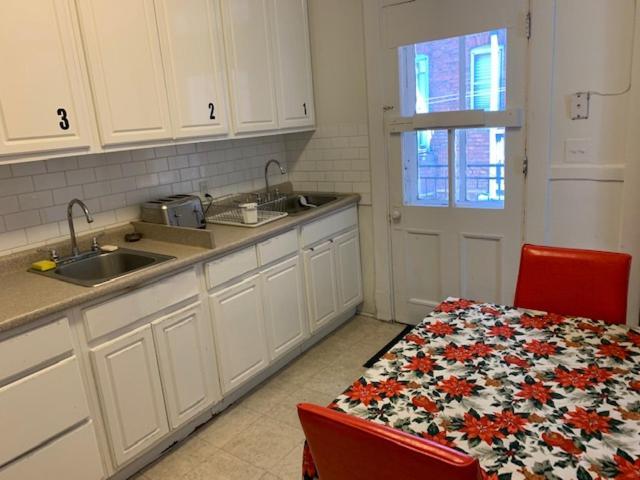 Bedroom In Shared *