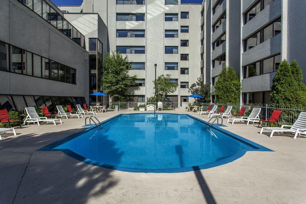 Hotel Universel