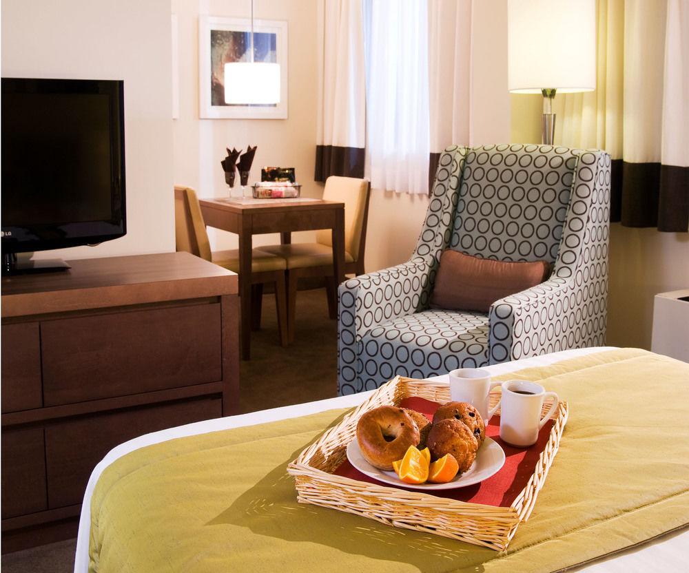 Hotel By Marriott Westmount Montreal