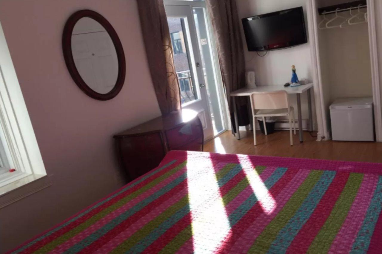 Star Hotel Montreal
