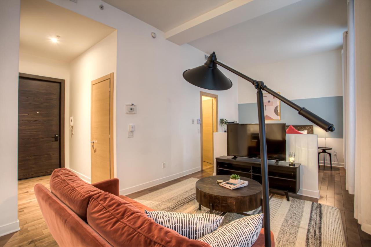 Stella Stays Bright & Cozy Old Netflix Apartment Montreal