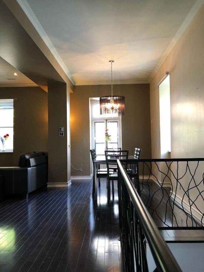 1220 Rue Saint-marc Apartment *