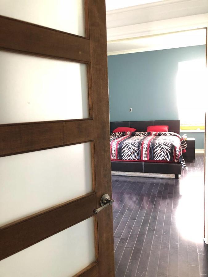 1220 Rue Saint-marc