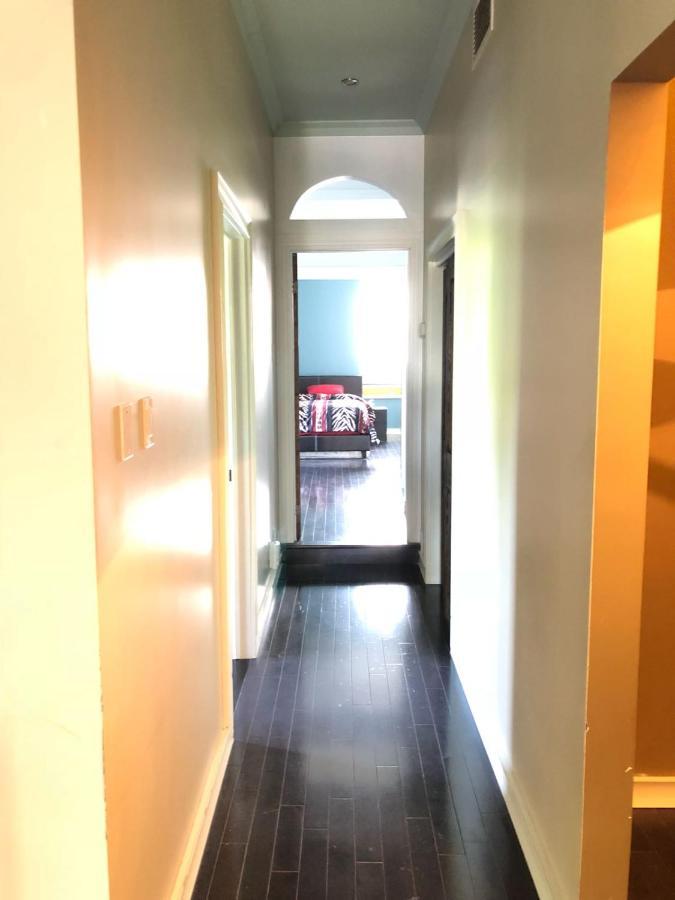 1220 Rue Saint-marc Montreal
