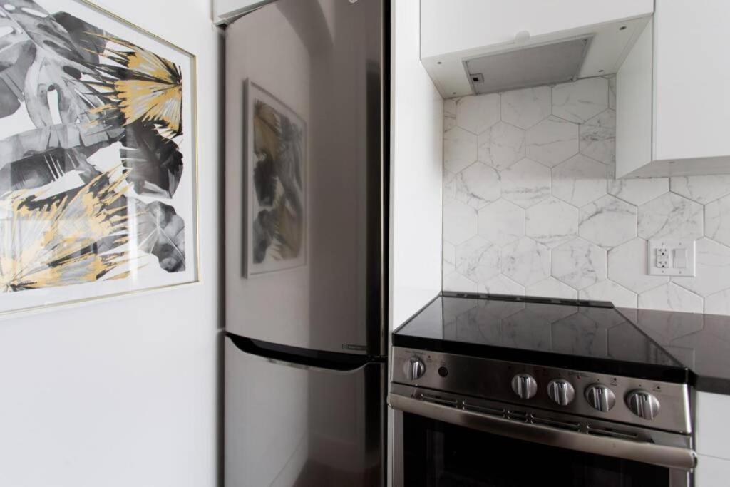 Wonderful In Little Italy With Full Bath By Den