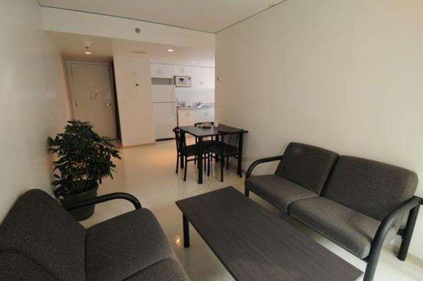 Residences Uqam Ouest Aparthotel