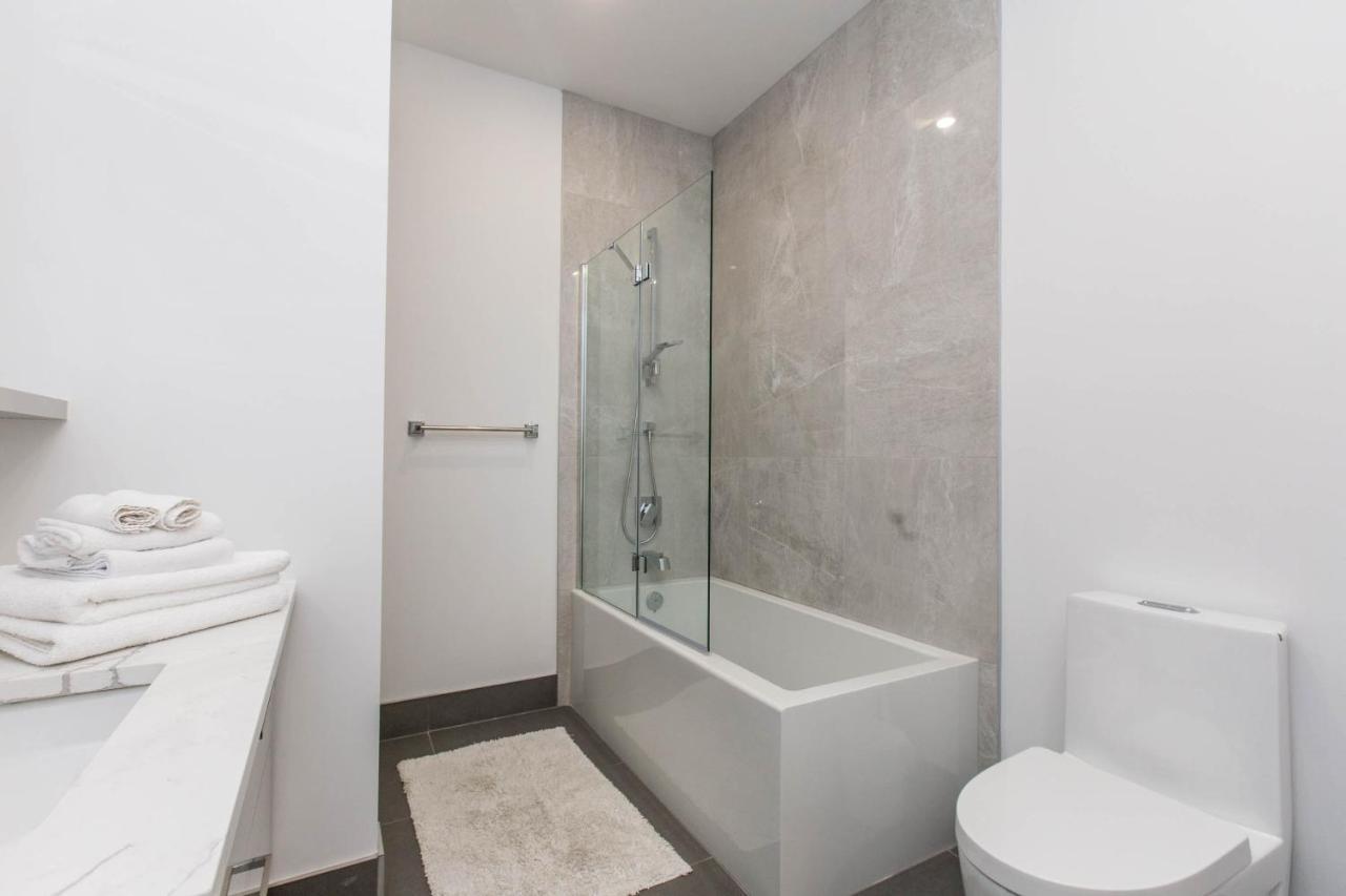 Lofts Du Parc Lahaie Apartment Montreal