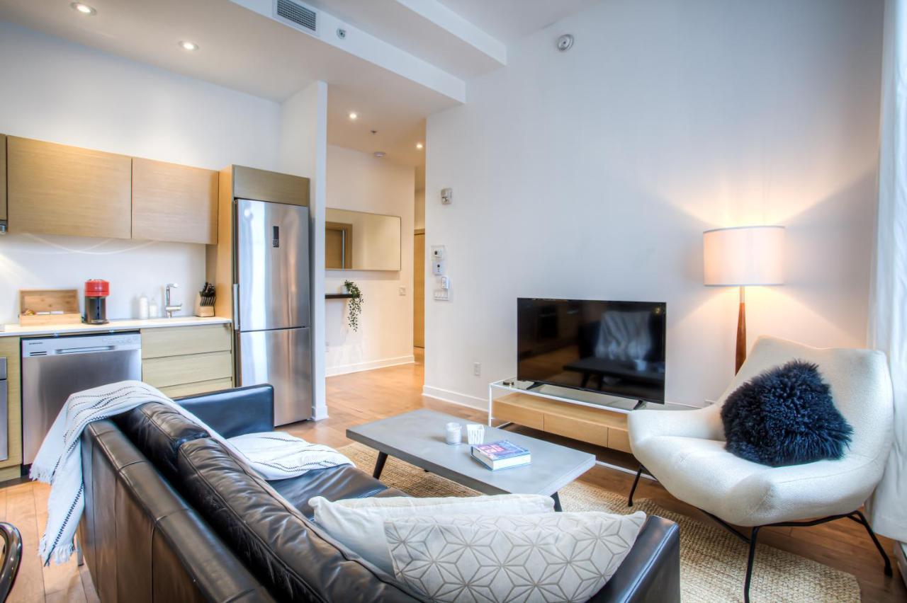 Stella Stays Magnificent Old Netflix Apartment