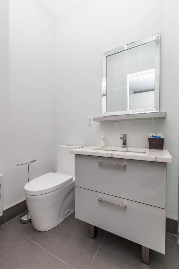 Apartment Lofts Du Parc Lahaie Montreal