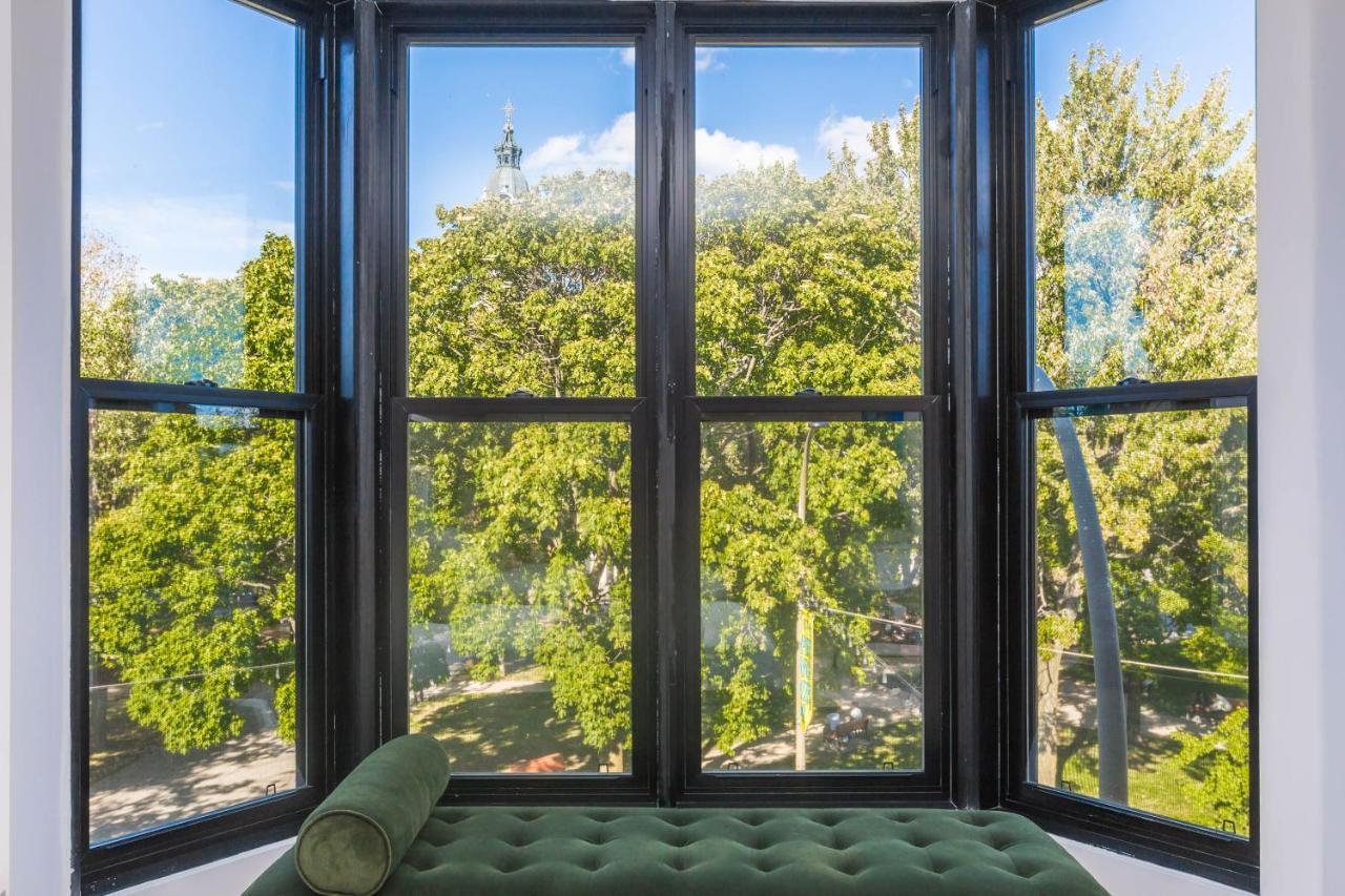 Apartment Lofts Du Parc Lahaie Montreal