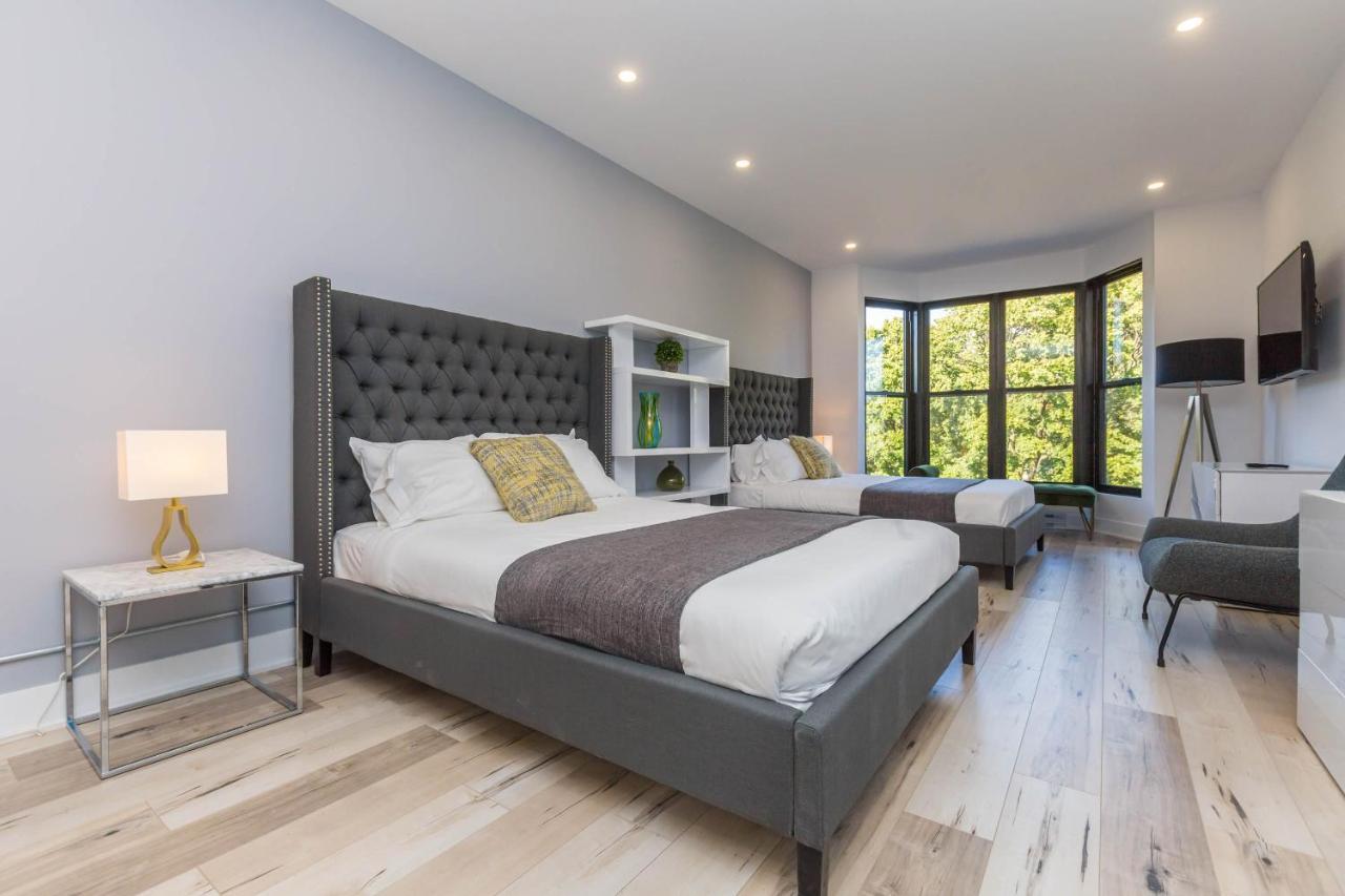 Apartment Lofts Du Parc Lahaie Montreal