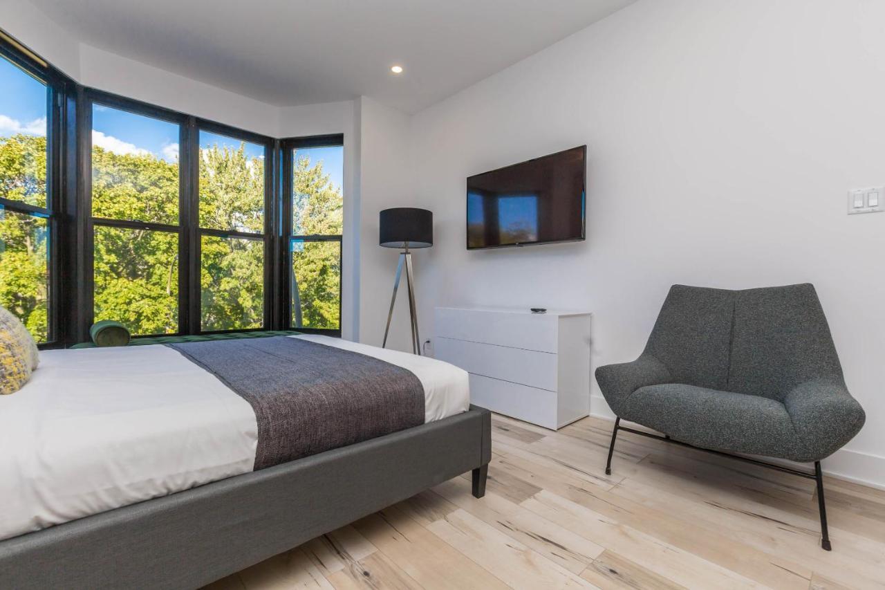 Apartment Lofts Du Parc Lahaie Montreal